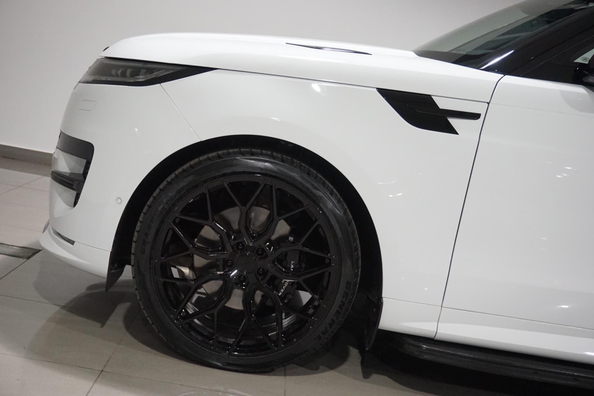 Land Rover Range Rover Sport 3.0 D300 MHEV Dynamic SE Auto 4WD Euro 6 (s/s) 5dr